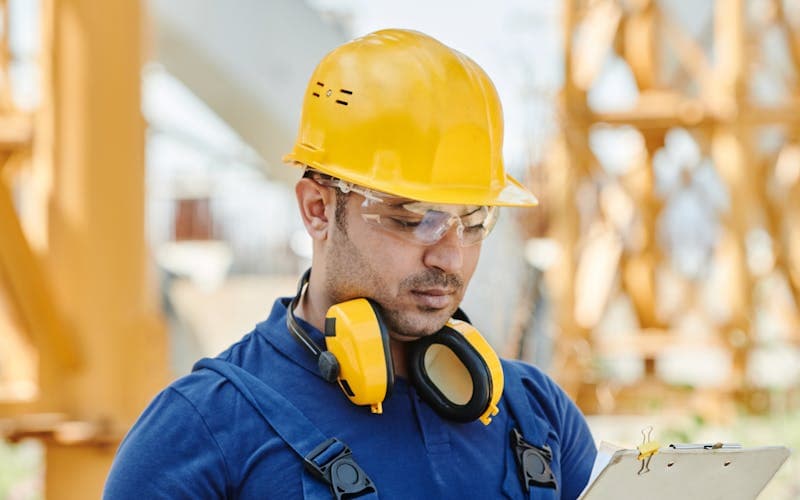 Denetçi kontrol listesiyle sahada