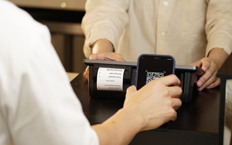 QR kod taramasının yakın çekimi