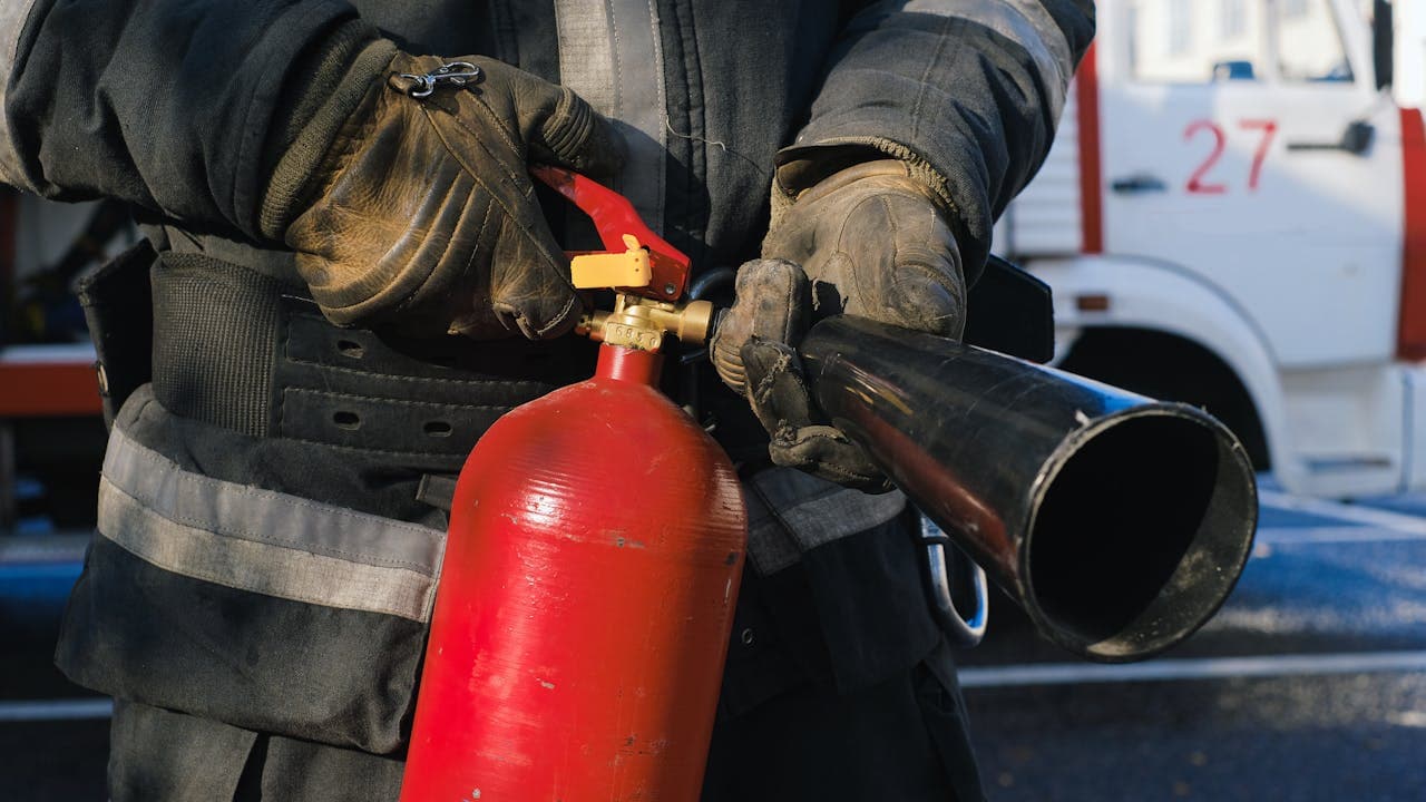 Yangın Söndürme Sistemi Neden Önemlidir? İşletmeler İçin Hayati Rehber